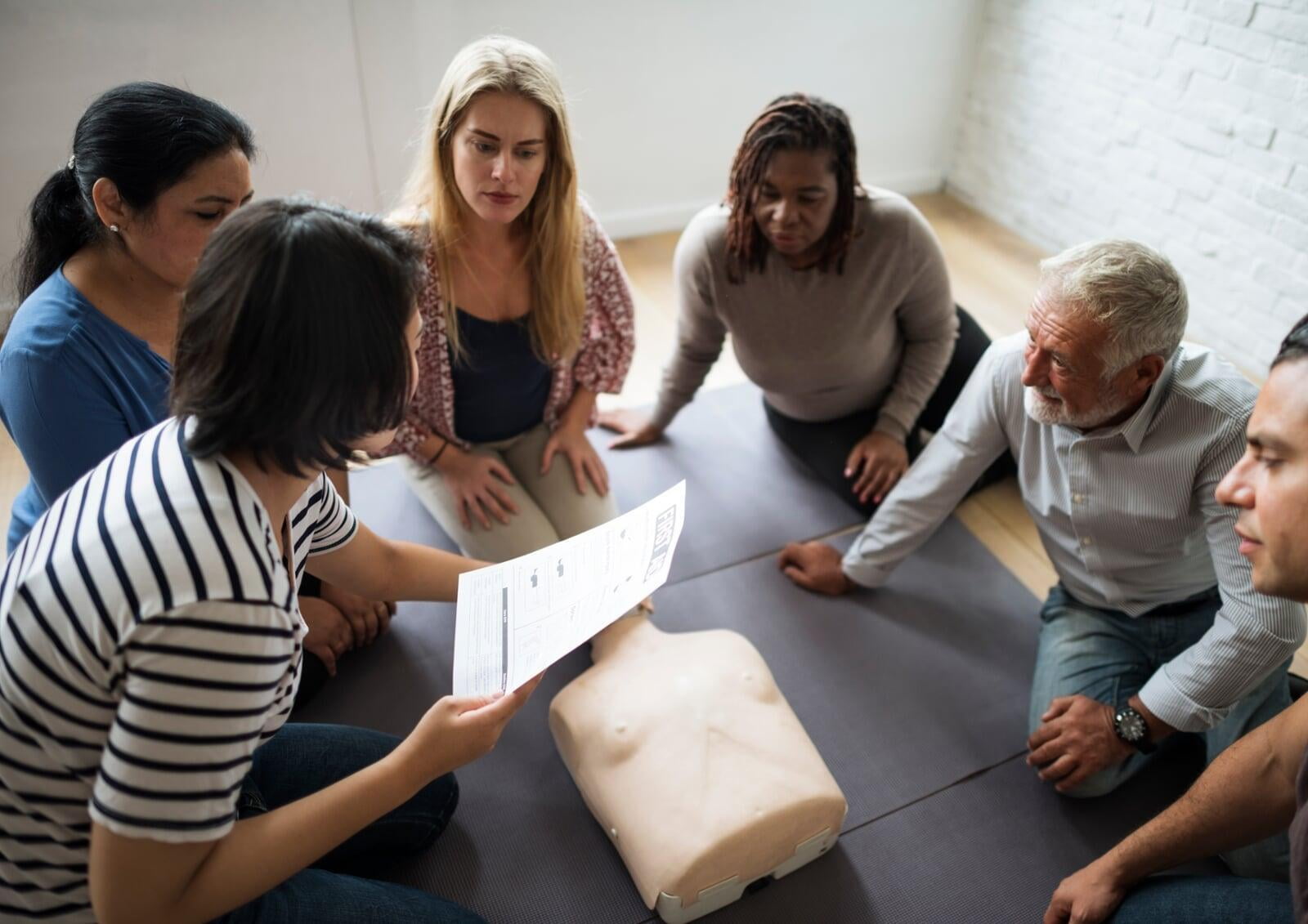 apprendre à faire un massage cardiaque